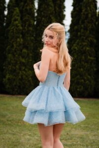 ședință foto majorat portret feminin rochie albastră